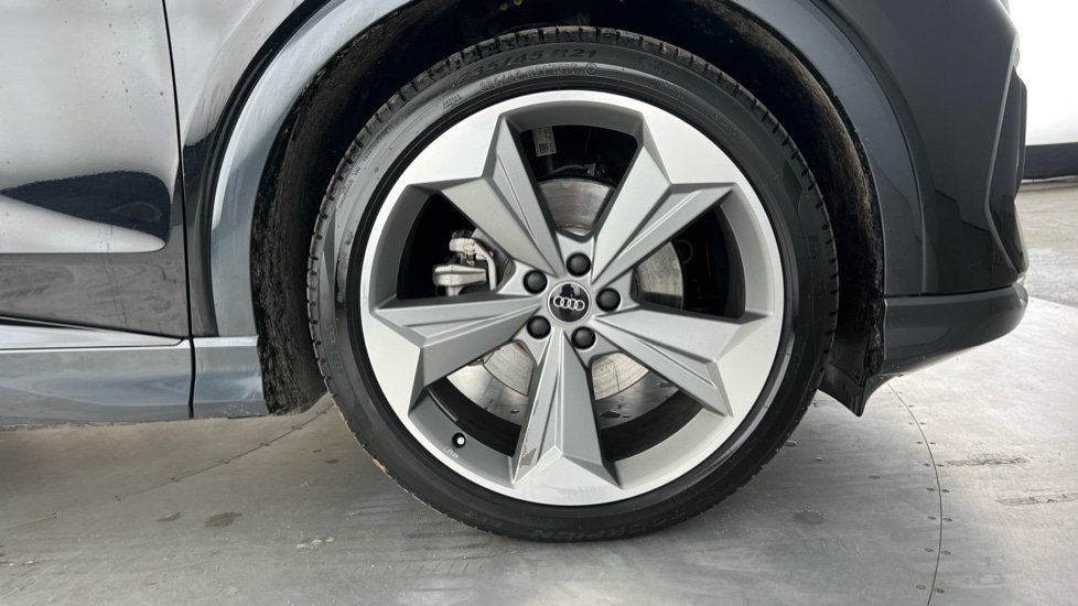 Used Audi Q4 e-tron 2025 for sale - 77043045: Photo 5