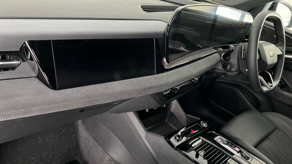Used Audi Q6 e-tron 2025 for sale - 76745377: Photo 2