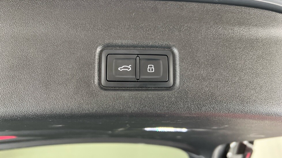 Used Audi Q6 e-tron 2025 for sale - 76745377: Photo 42