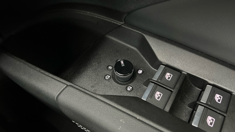 Used Audi Q4 e-tron 2024 for sale - 76803989: Photo 40