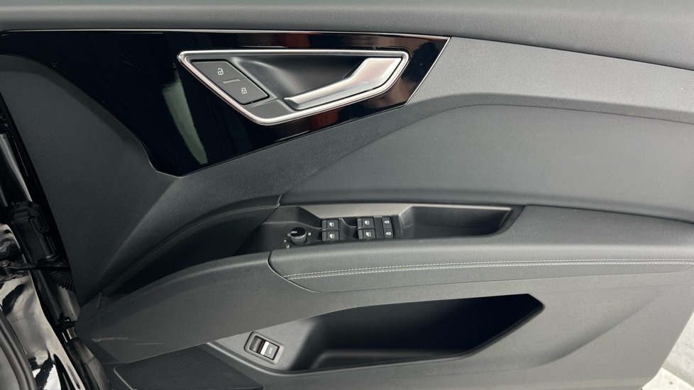 Used Audi Q4 e-tron 2024 for sale - 76691533: Photo 30
