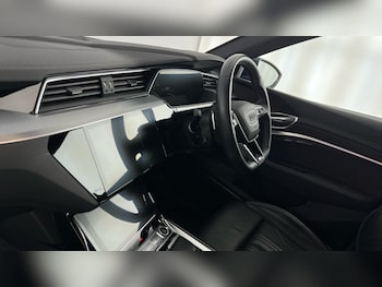 Used Audi e-tron 2022 for sale - 76311836: Photo 2