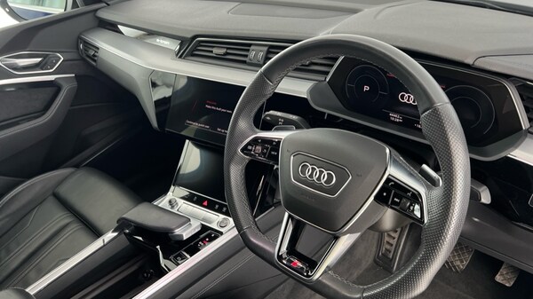 Used Audi e-tron 2022 for sale - 76311836: Photo 6