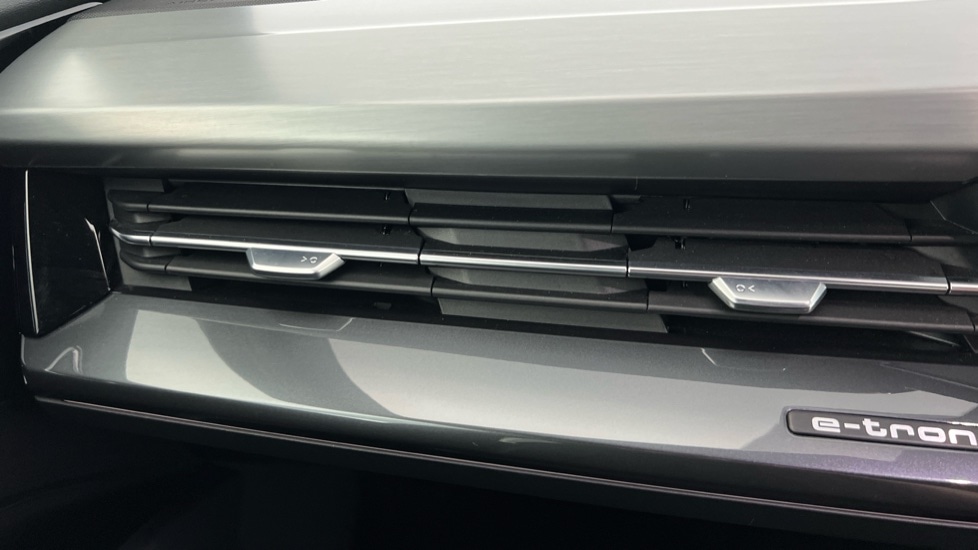 Used Audi Q4 e-tron 2022 for sale - 76438056: Photo 16