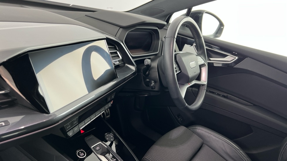 Used Audi Q4 e-tron 2022 for sale - 76438056: Photo 2