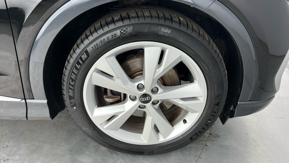 Used Audi Q4 e-tron 2022 for sale - 76438056: Photo 5