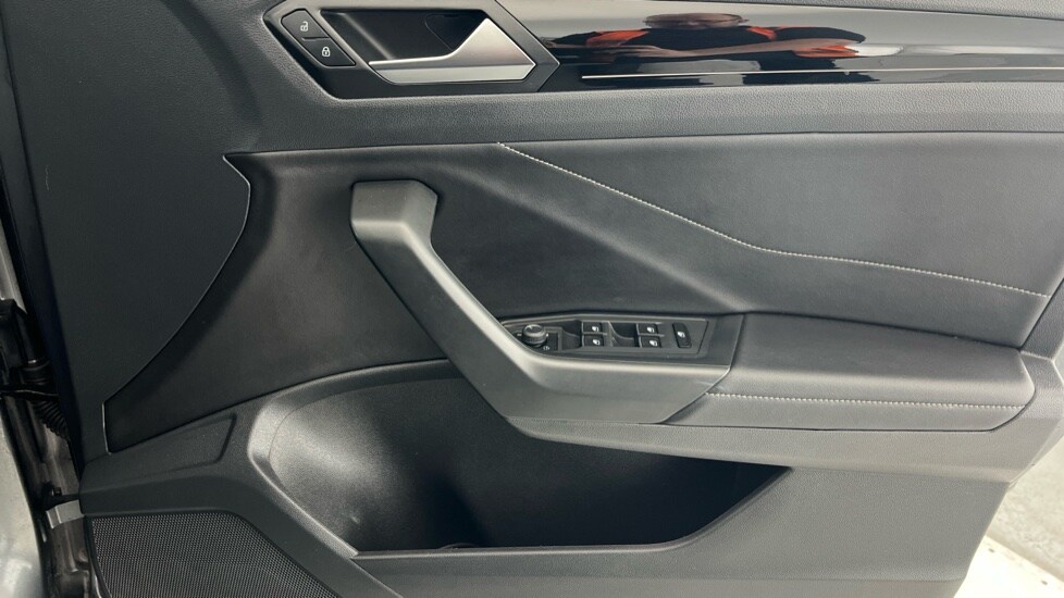 Used Volkswagen T-Roc 2022 for sale - 76124831: Photo 30