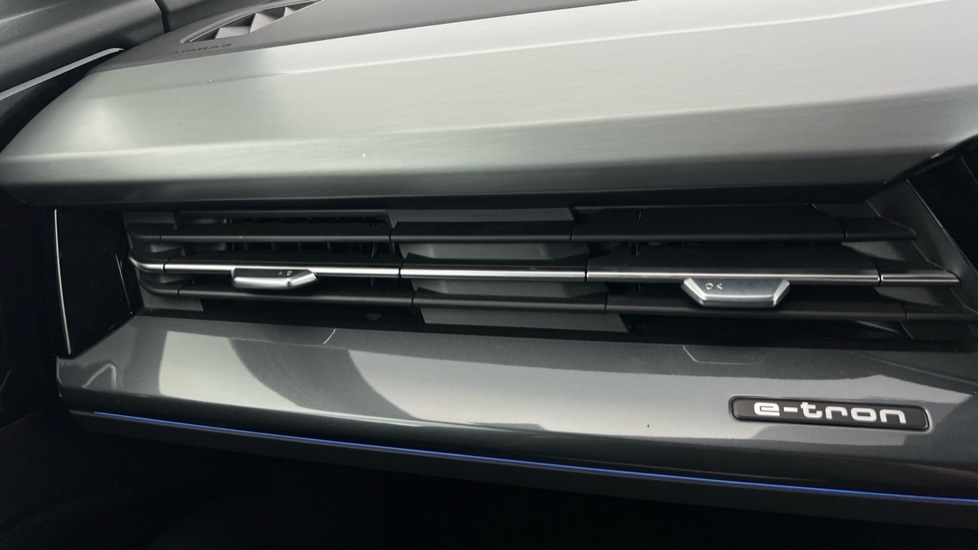 Used Audi Q4 e-tron 2024 for sale - 76328010: Photo 16