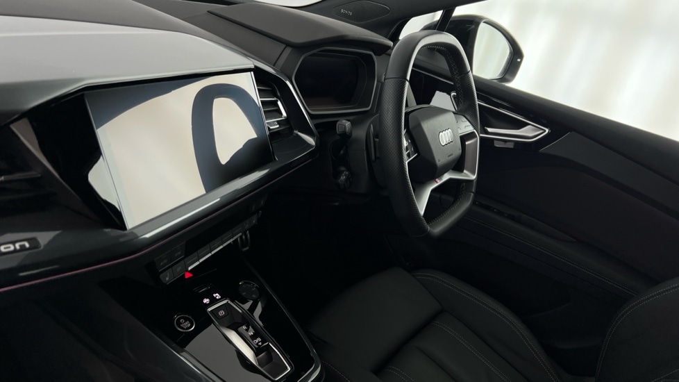 Used Audi Q4 e-tron 2024 for sale - 76328010: Photo 2