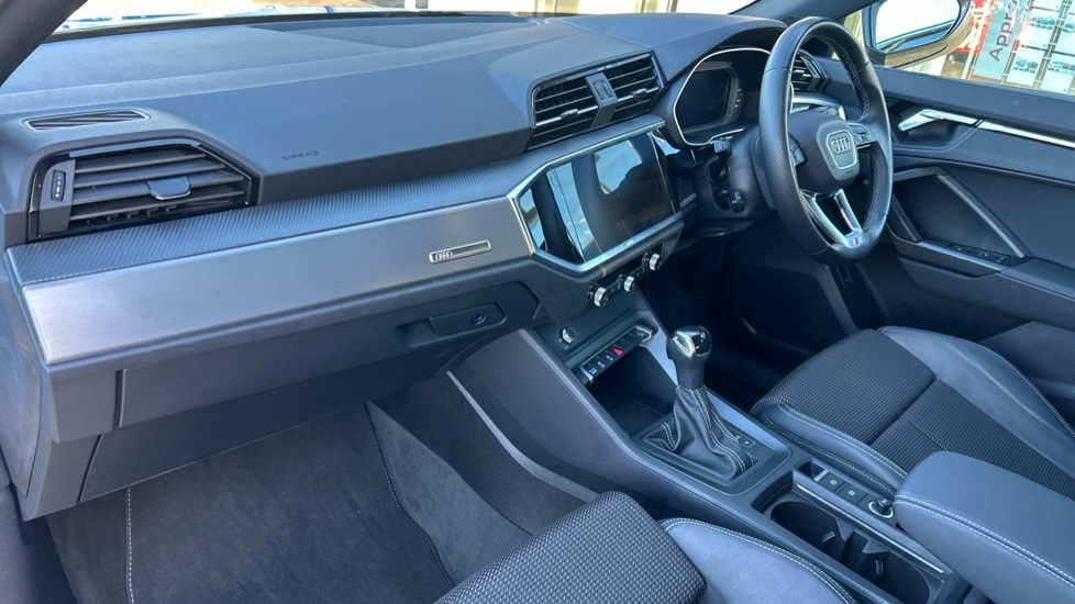 Used Audi Q3 2023 for sale - 76552277: Photo 2