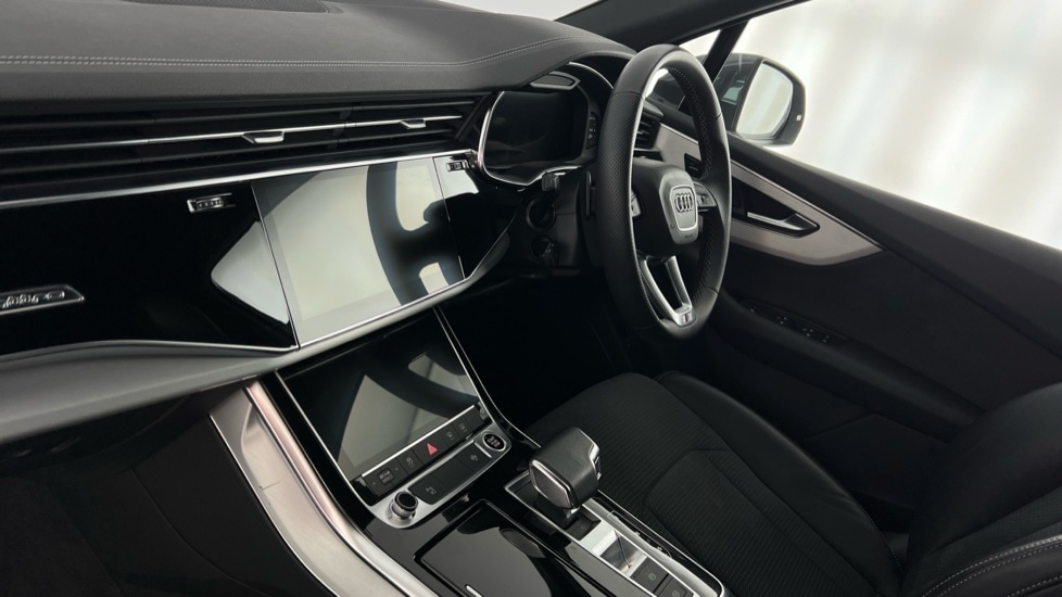 Used Audi Q7 2023 for sale - 76796278: Photo 2