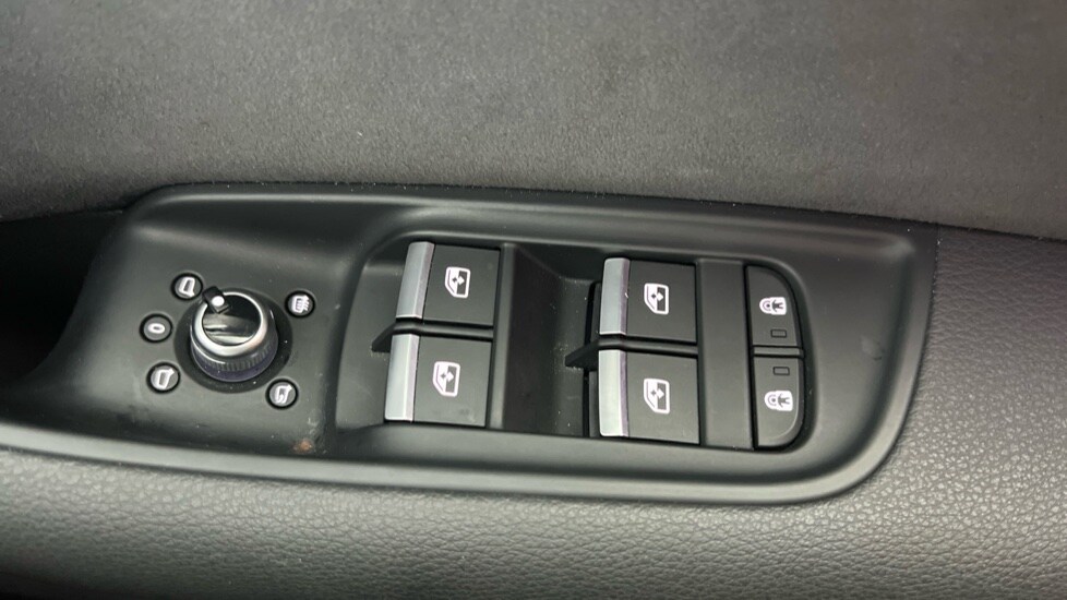 Used Audi Q7 2023 for sale - 76796278: Photo 41