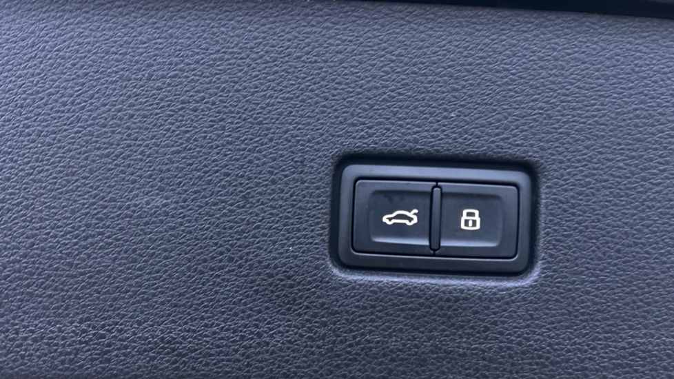 Used Audi Q8 2022 for sale - 76668229: Photo 42