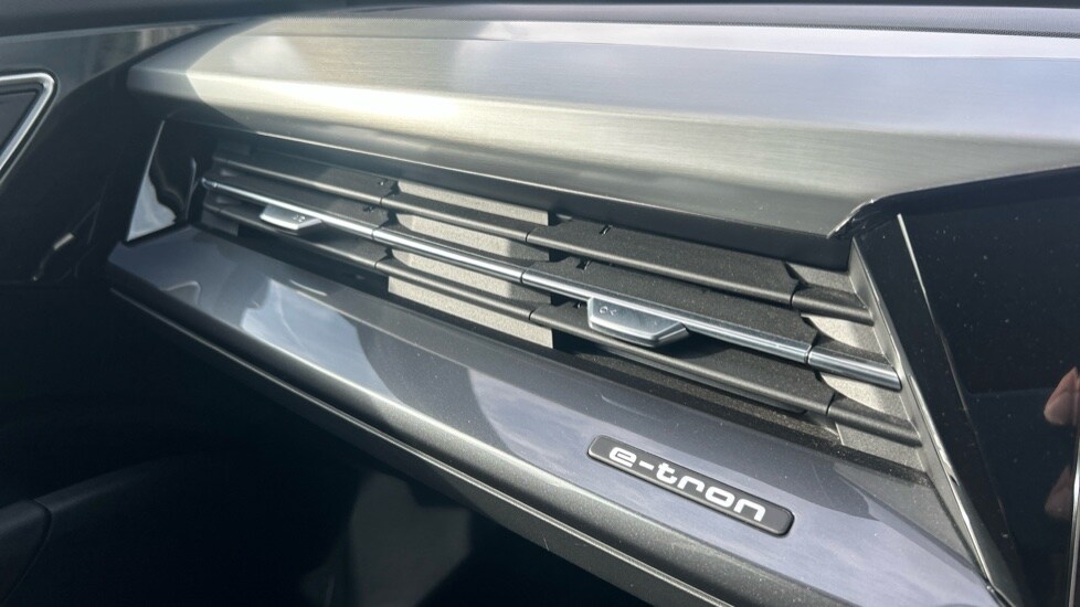 Used Audi Q4 e-tron 2022 for sale - 76672574: Photo 16