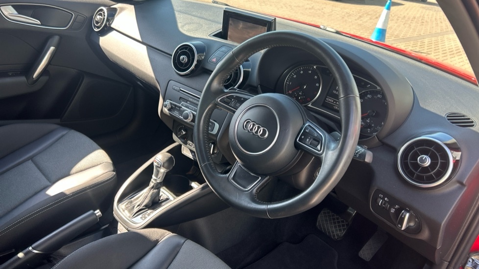 Used Audi A1 2016 for sale - 76597879: Photo 6
