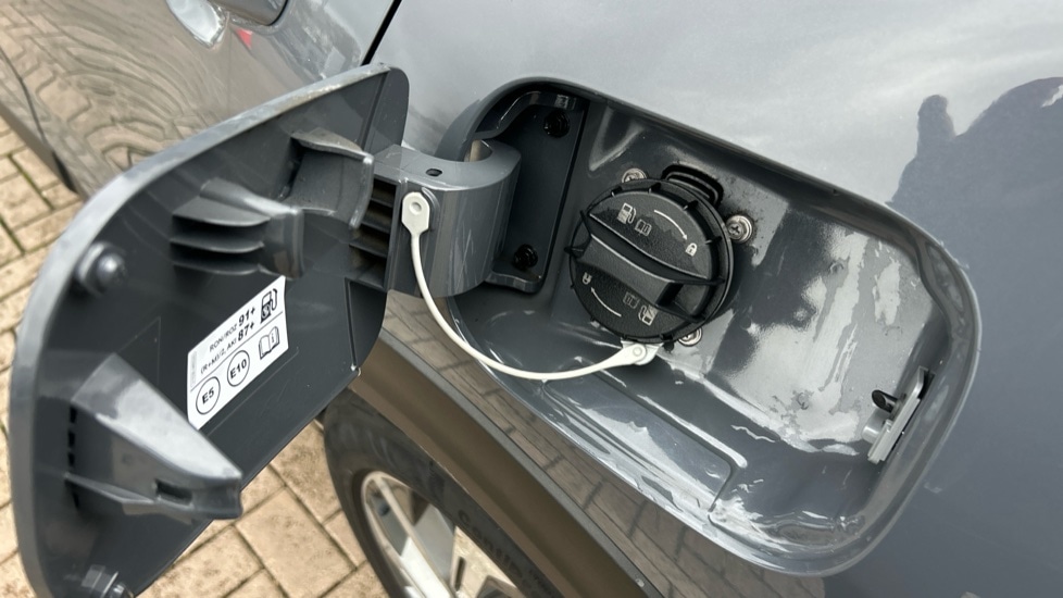 Used Kia Stonic 2021 for sale - 76552295: Photo 21