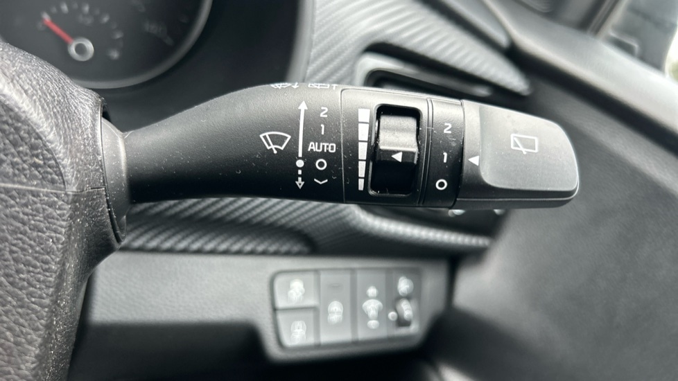 Used Kia Stonic 2021 for sale - 76552295: Photo 25