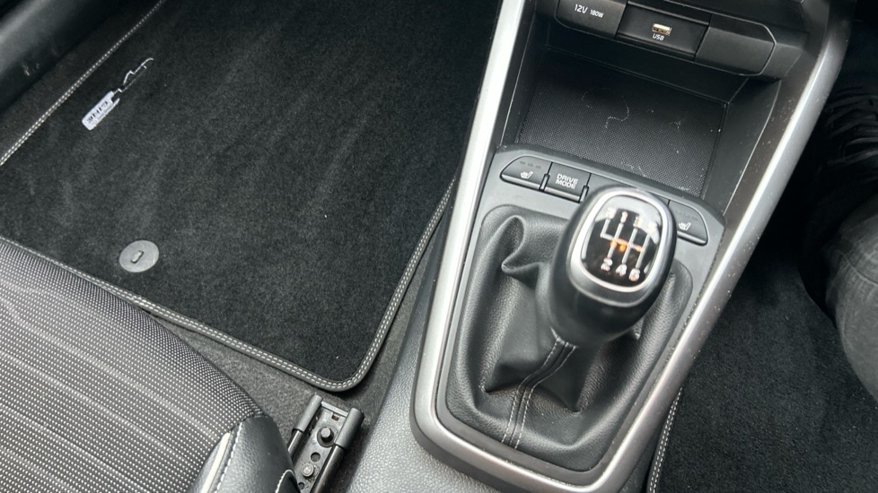 Used Kia Stonic 2021 for sale - 76552295: Photo 29