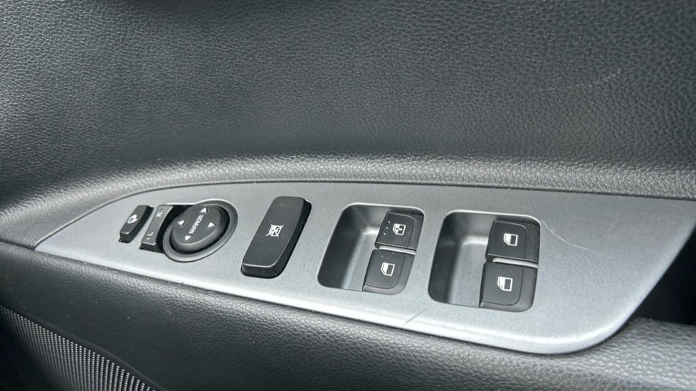 Used Kia Stonic 2021 for sale - 76552295: Photo 30