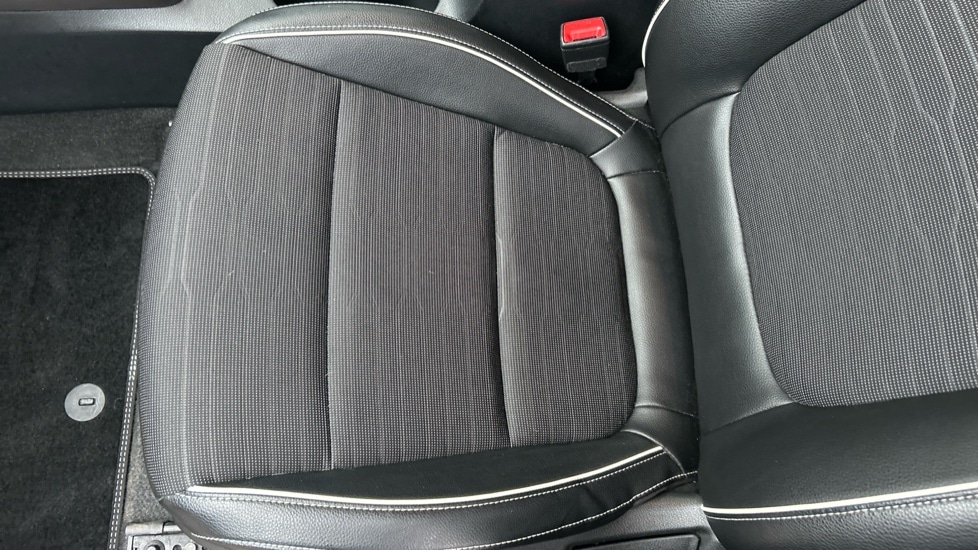 Used Kia Stonic 2021 for sale - 76552295: Photo 32