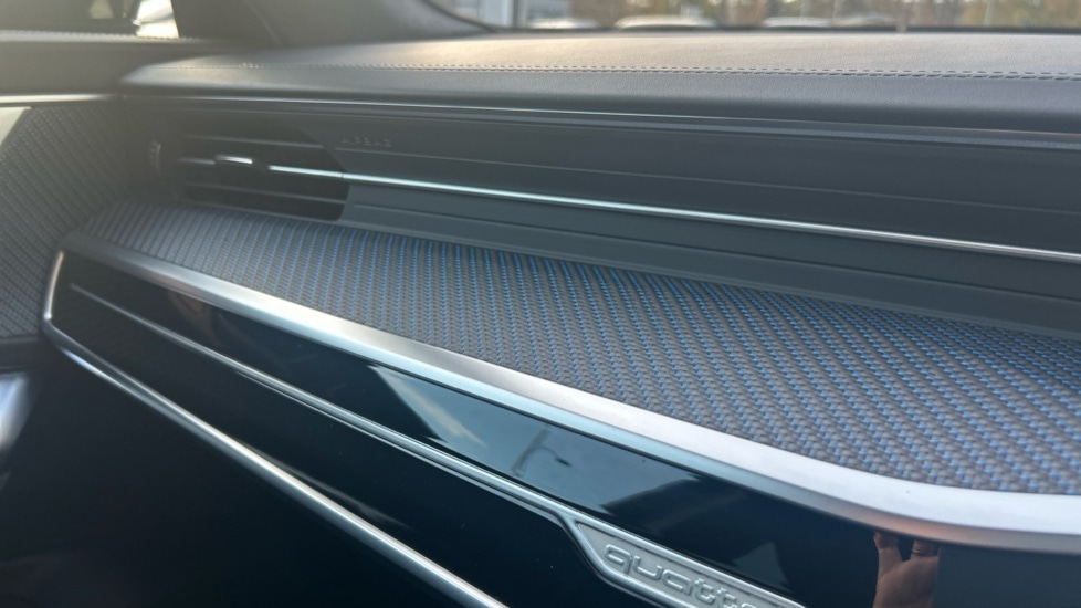 Used Audi RS6 2025 for sale - 76540131: Photo 16