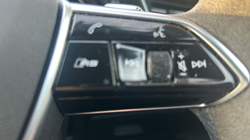 Used Audi RS6 2025 for sale - 76540131: Photo 24