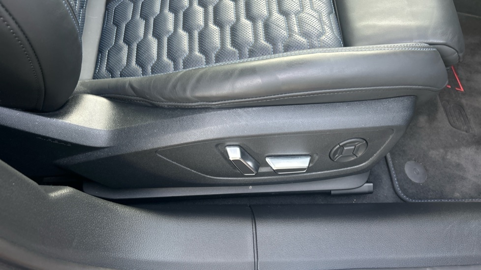 Used Audi RS6 2025 for sale - 76540131: Photo 47