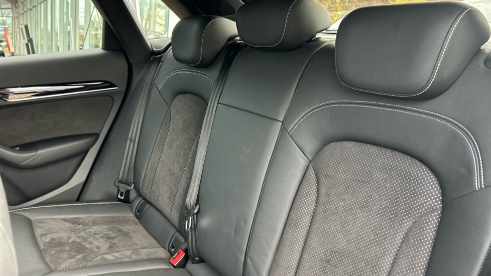 Used Audi Q3 2018 for sale - 76731452: Photo 15