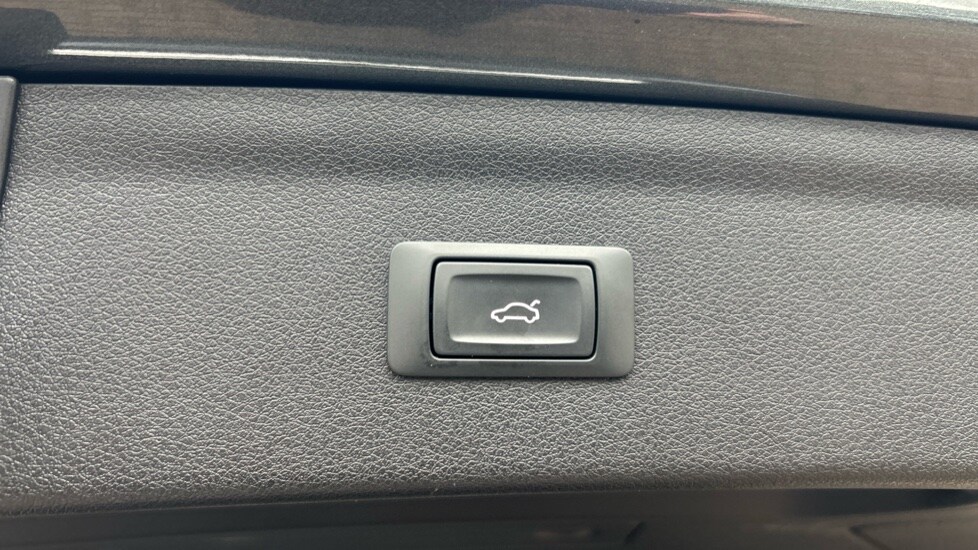 Used Audi Q3 2018 for sale - 76731452: Photo 43