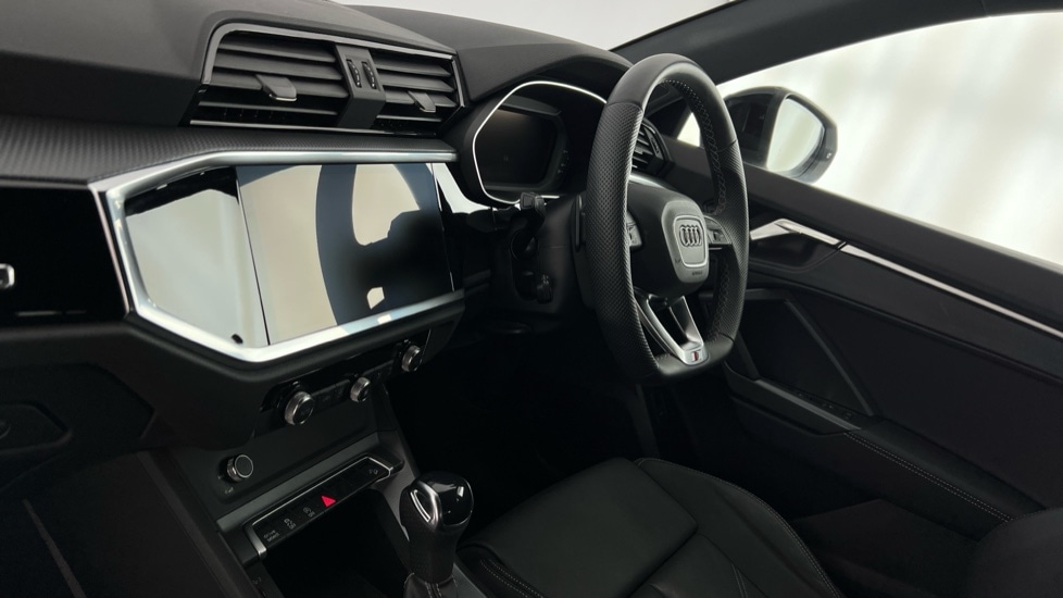 Used Audi Q3 2025 for sale - 76796274: Photo 2