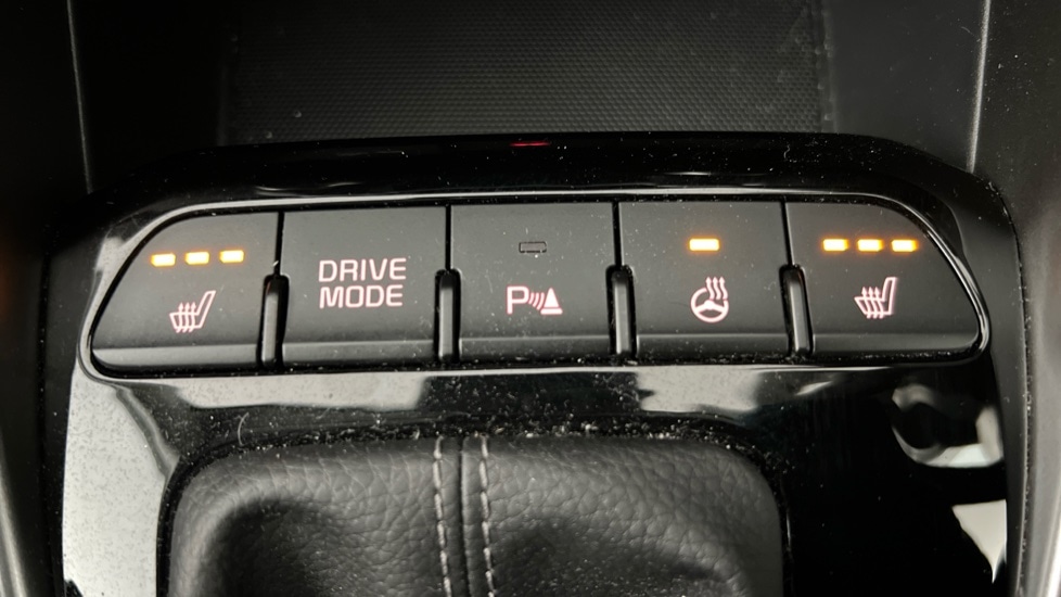 Used Kia Stonic 2023 for sale - 76112456: Photo 30