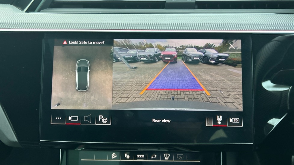 Used Audi Q8 2023 for sale - 76717362: Photo 36