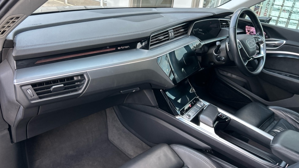 Used Audi e-tron 2019 for sale - 77084813: Photo 2