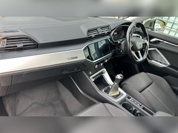 Used Audi Q3 2019 for sale - 76079207: Photo 2