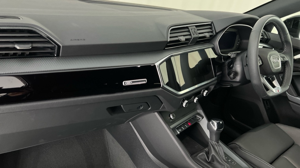 Used Audi Q3 2025 for sale - 76609468: Photo 2