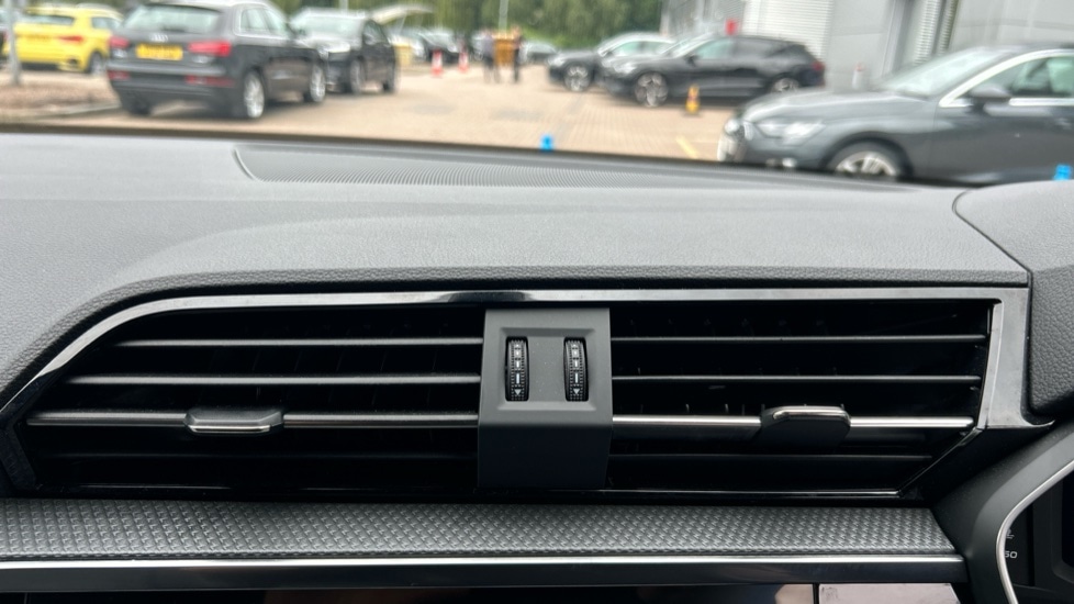 Used Audi Q3 2024 for sale - 76528941: Photo 16