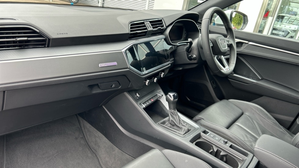 Used Audi Q3 2024 for sale - 76528941: Photo 2