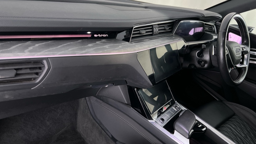 Used Audi e-tron 2021 for sale - 76672577: Photo 2