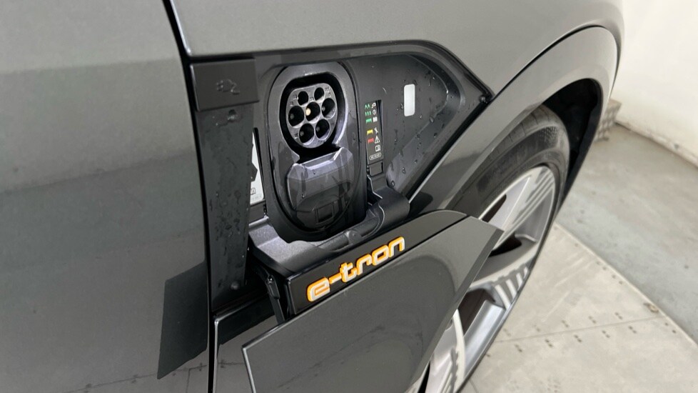 Used Audi e-tron 2021 for sale - 76672577: Photo 26