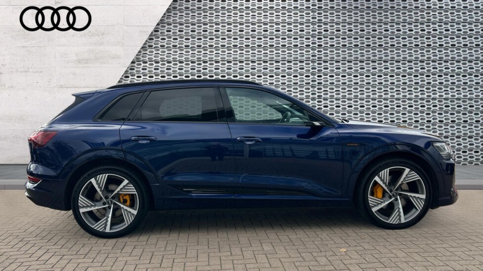 Used Audi e-tron 2021 for sale - 76745372: Photo 4
