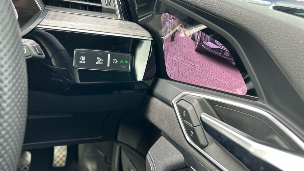 Used Audi e-tron 2021 for sale - 76745372: Photo 62
