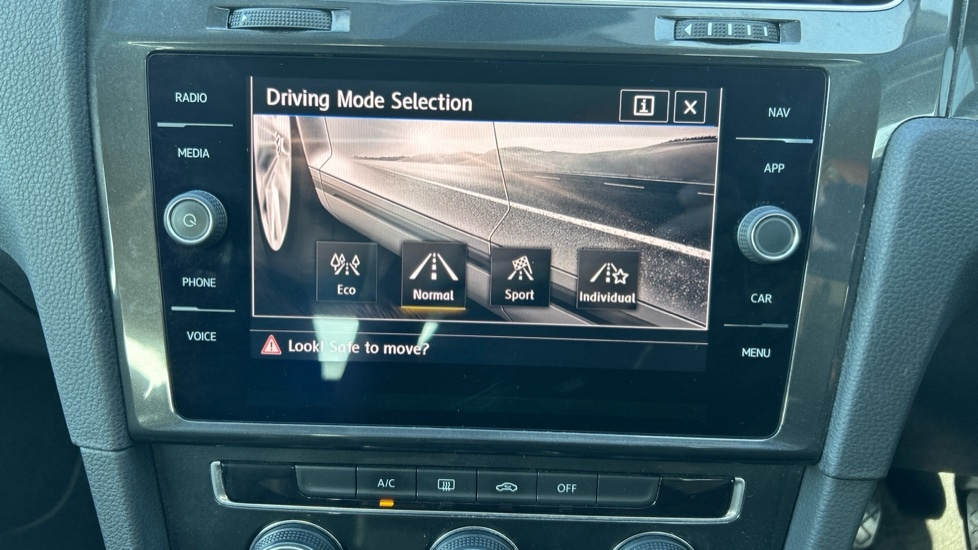 Used Volkswagen Golf 2018 for sale - 76447303: Photo 40