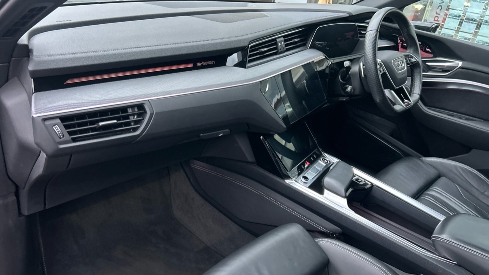 Used Audi Q8 2023 for sale - 76766056: Photo 2