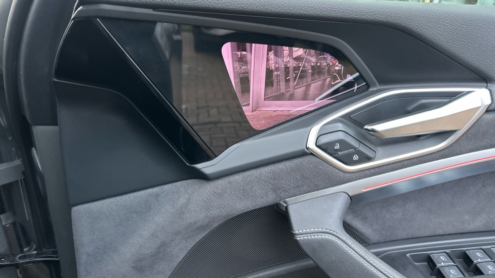 Used Audi Q8 2023 for sale - 76766056: Photo 46