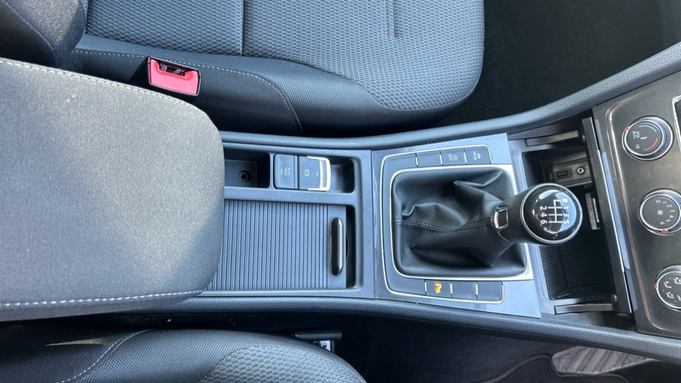 Used Volkswagen Golf 2018 for sale - 76826628: Photo 42