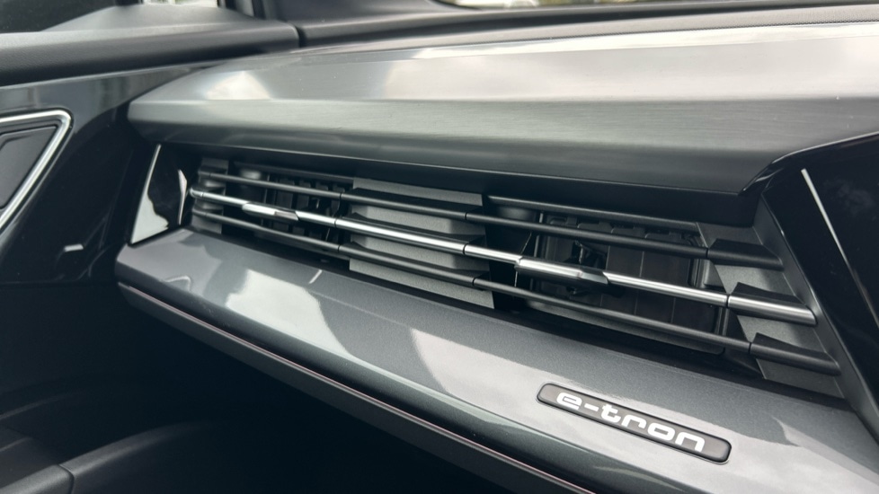 Used Audi Q4 e-tron 2025 for sale - 76415270: Photo 16