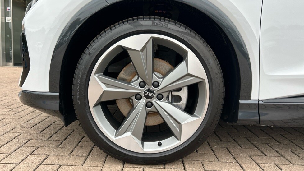 Used Audi Q4 e-tron 2025 for sale - 76415270: Photo 21