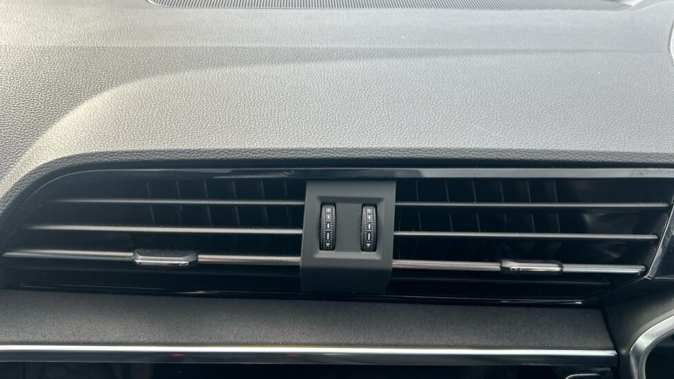 Used Audi RS Q3 2023 for sale - 76044177: Photo 16