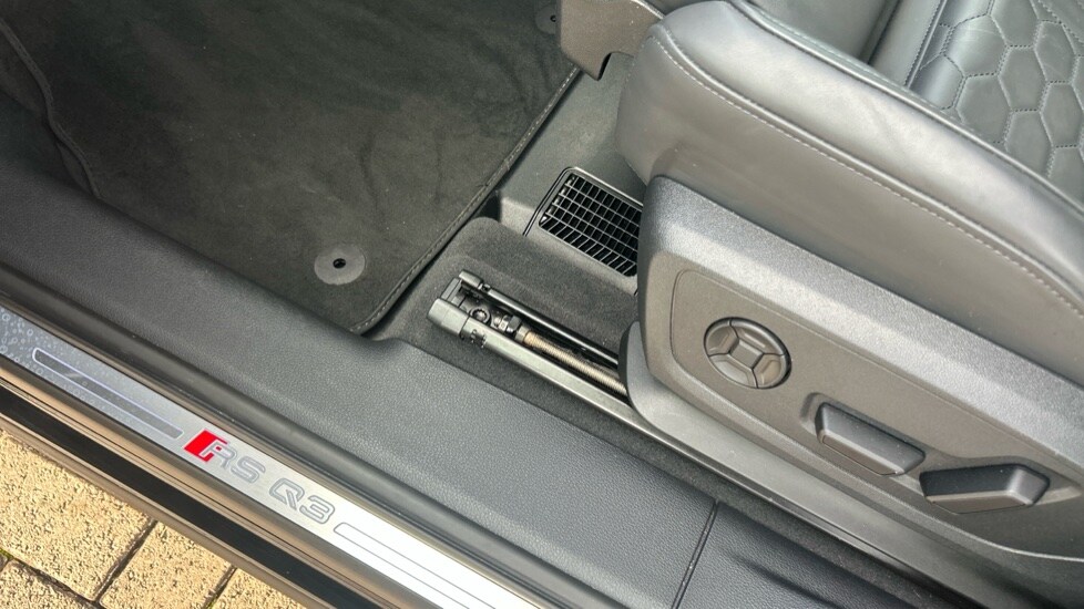 Used Audi RS Q3 2023 for sale - 76044177: Photo 41