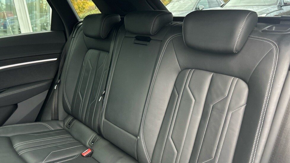 Used Audi Q8 2023 for sale - 76841908: Photo 15